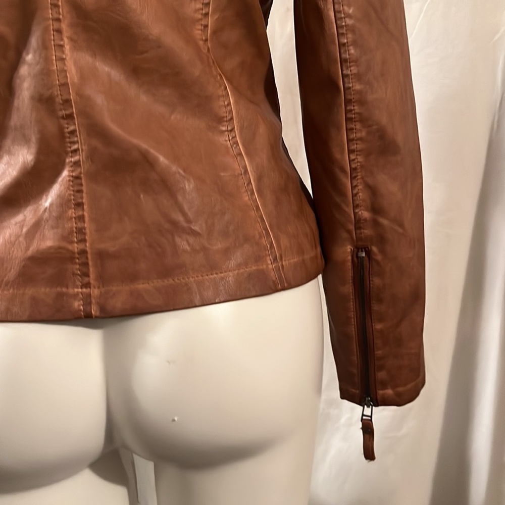 Leather Jacket! - image 4